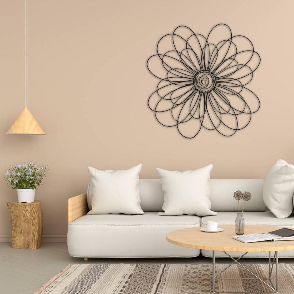 Close-up of black Daisy Flower Metal Wall Art details